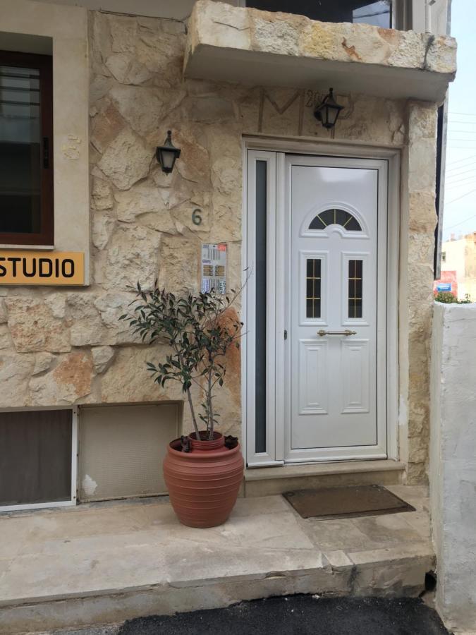 Private Rooms With A Beautiful Veranda Iraklio Exterior foto